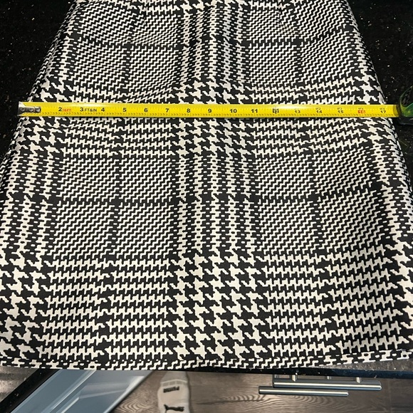 White House Black Market houndstooth lined  straight skirt size 0 - Picture 6 of 8
